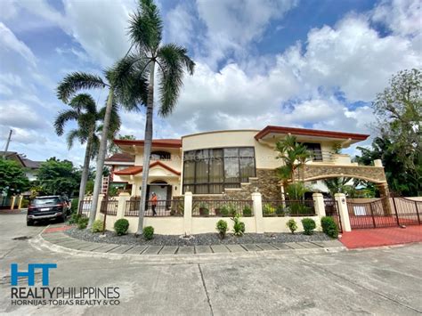 Spacious Corner House for Sale in Woodridge Park, Maa Davao .